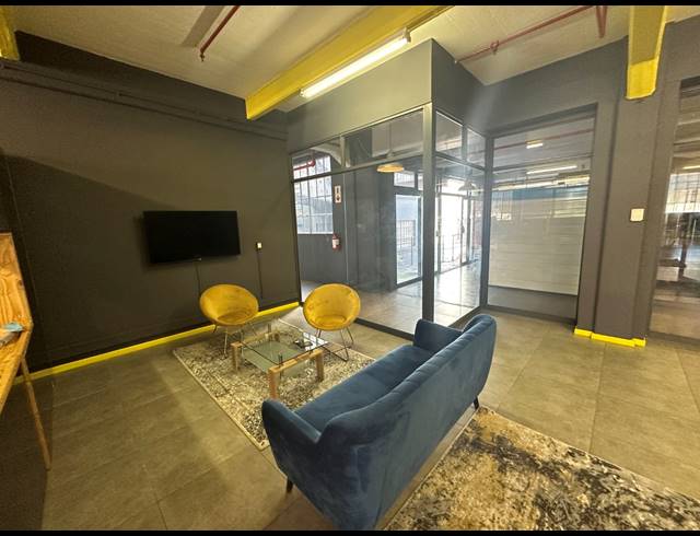 197M² OFFICE TO LET IN WOODSTOCK